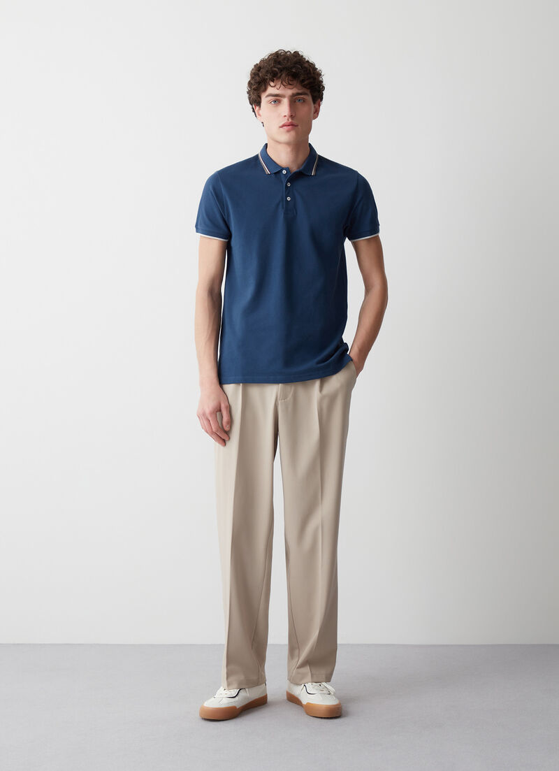 Piqué polo shirt with stripes on the collar