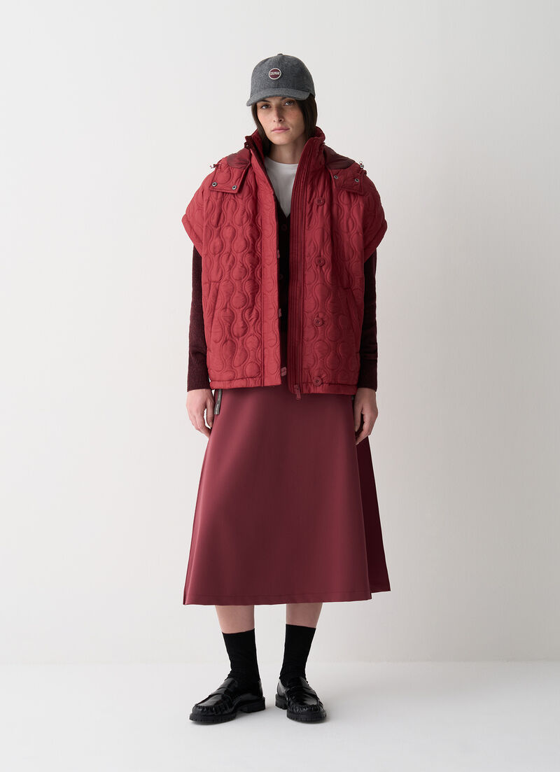 Lightweight teardrop-quilted cape