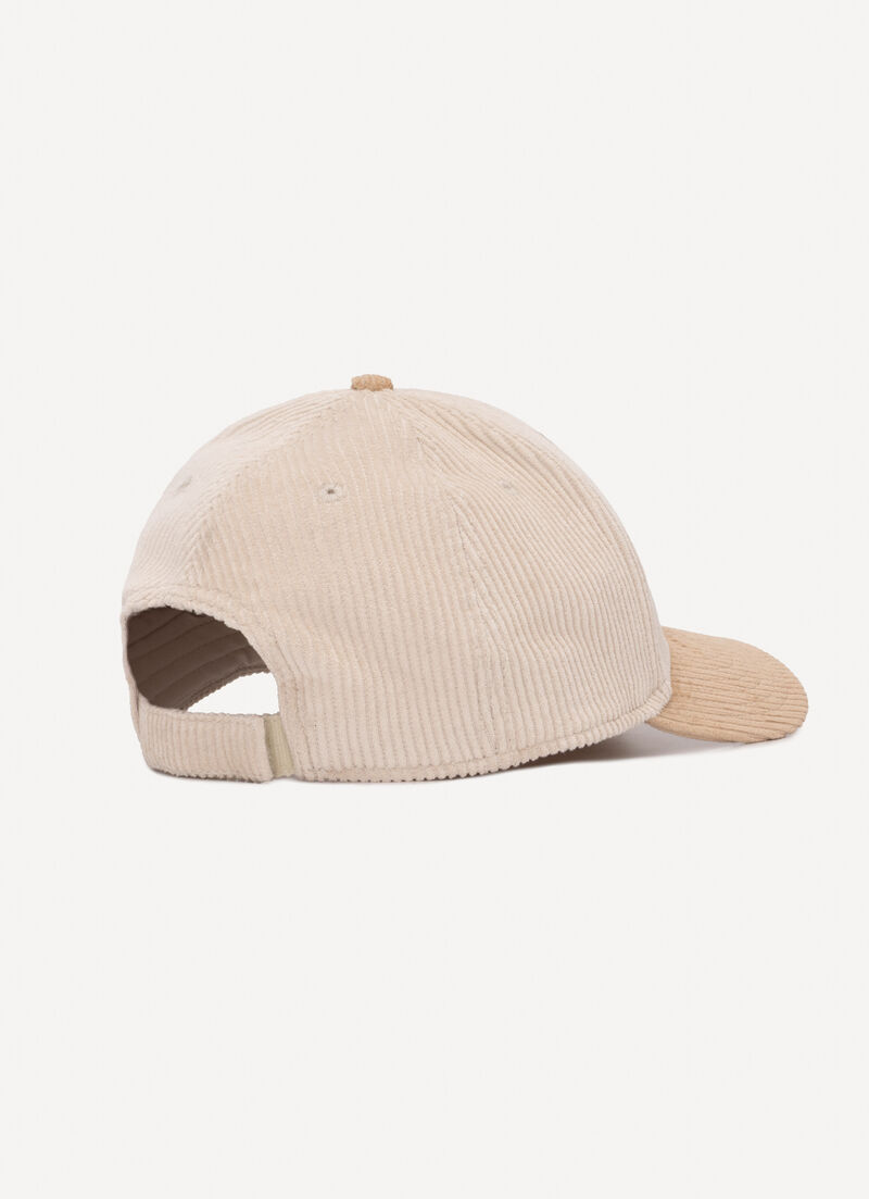 Unisex baseball cap with embroidery