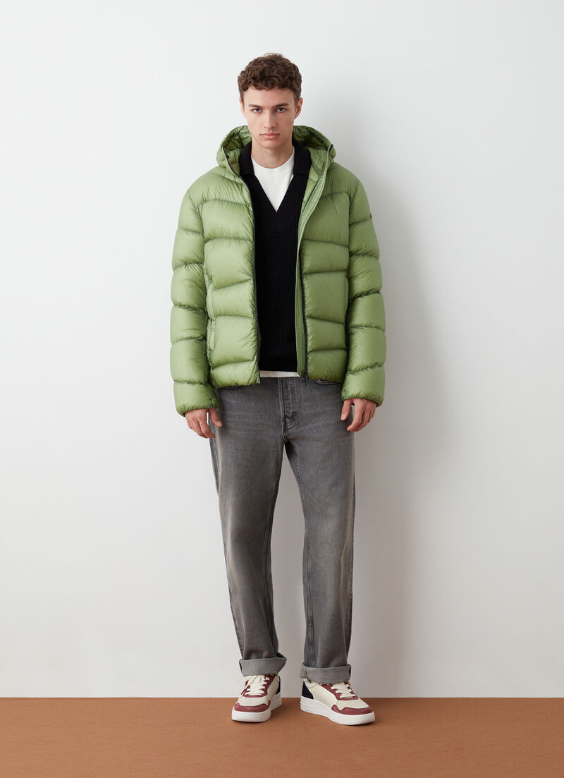 Ripstop nylon down jacket with wavy quilting