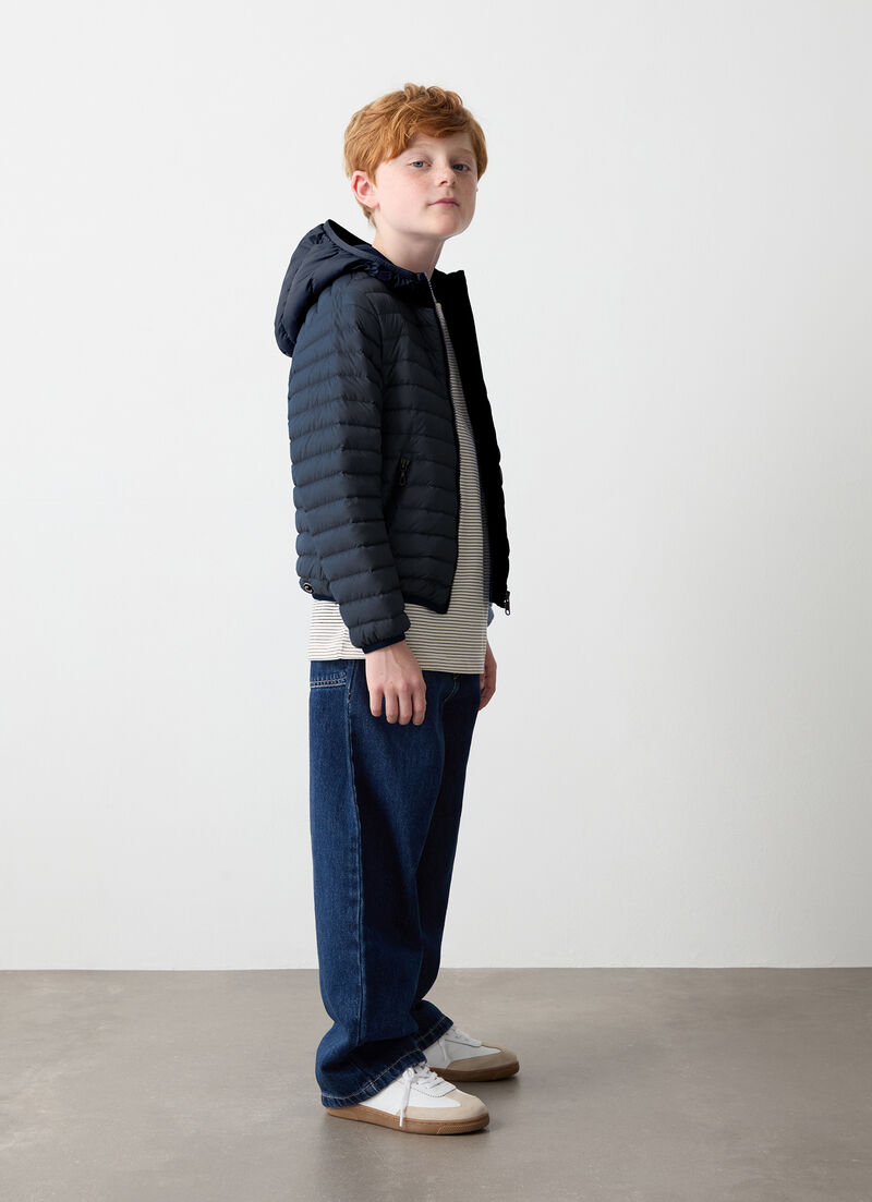 Short hooded down jacket