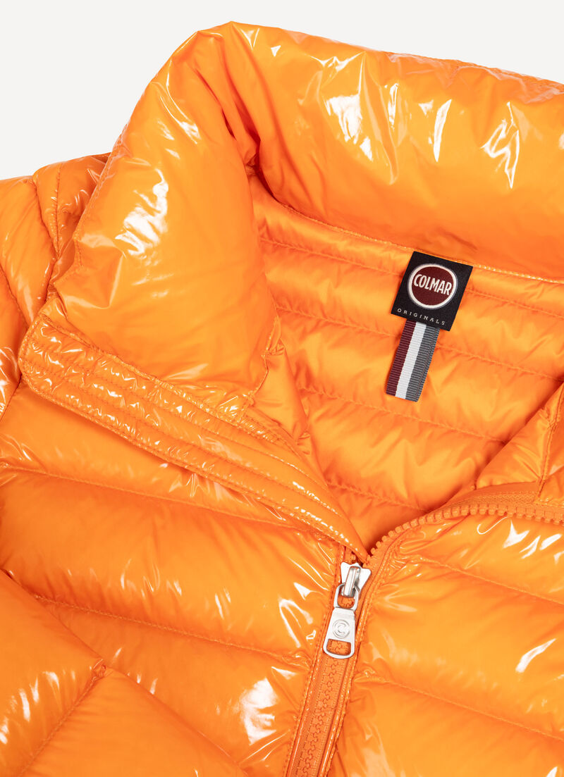Super-glossy down jacket with drawstring
