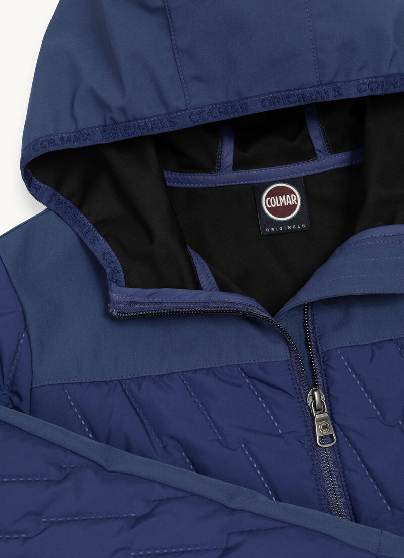 Hooded jacket with ultrasonic seams