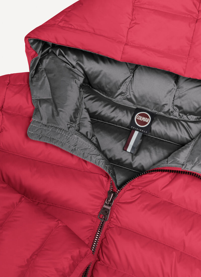 Short down jacket with attached hood