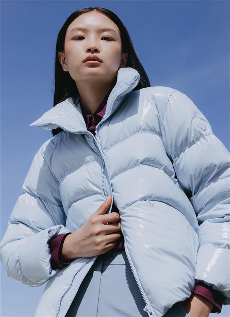 Glossy down jacket with high collar