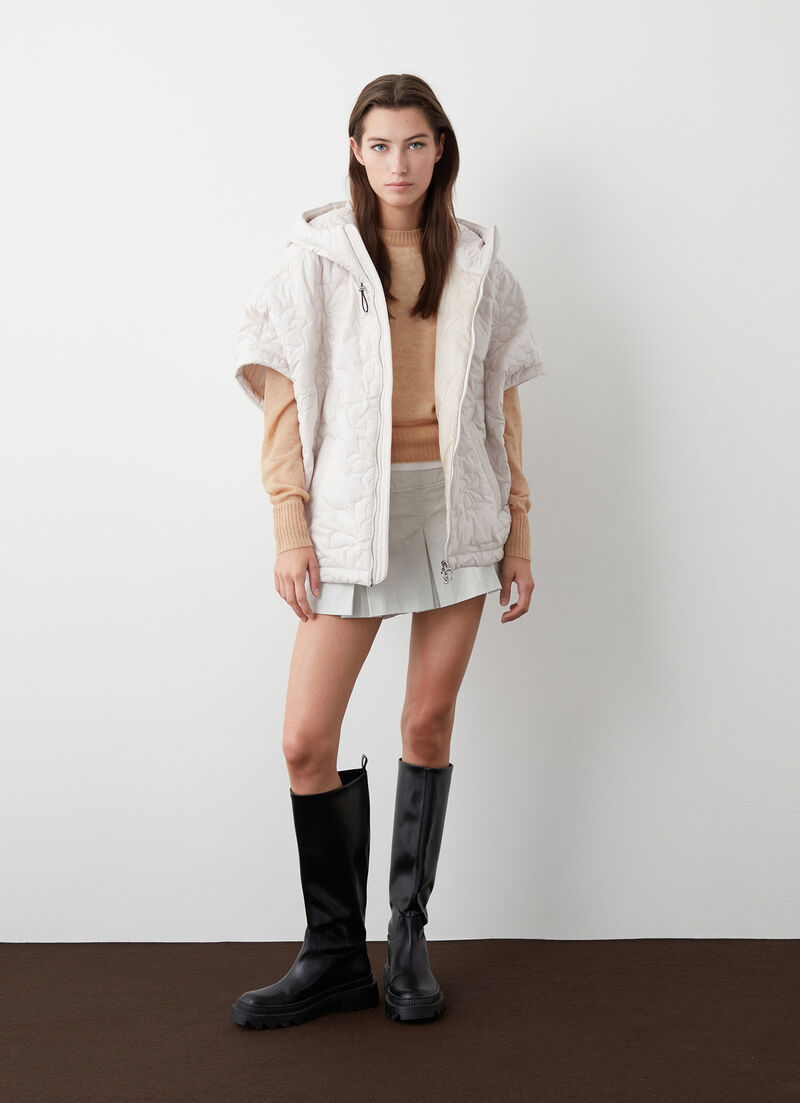 Light cape with floral design