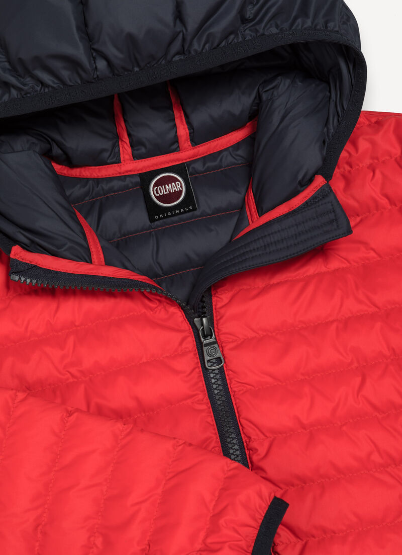 Short hooded down jacket