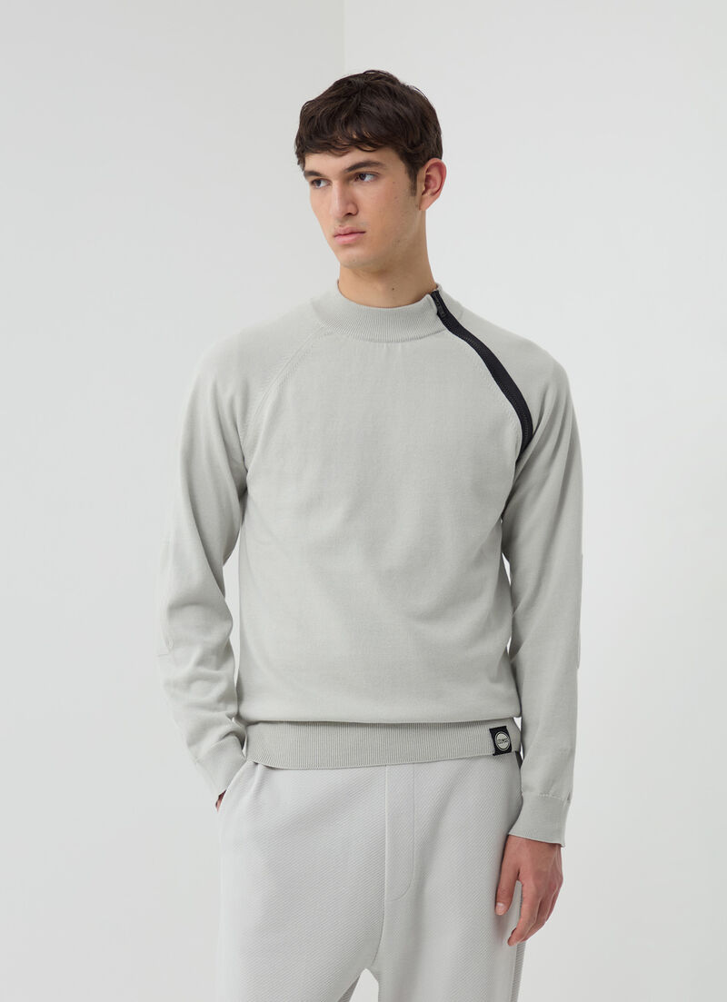 Pullover with asymmetrical zip