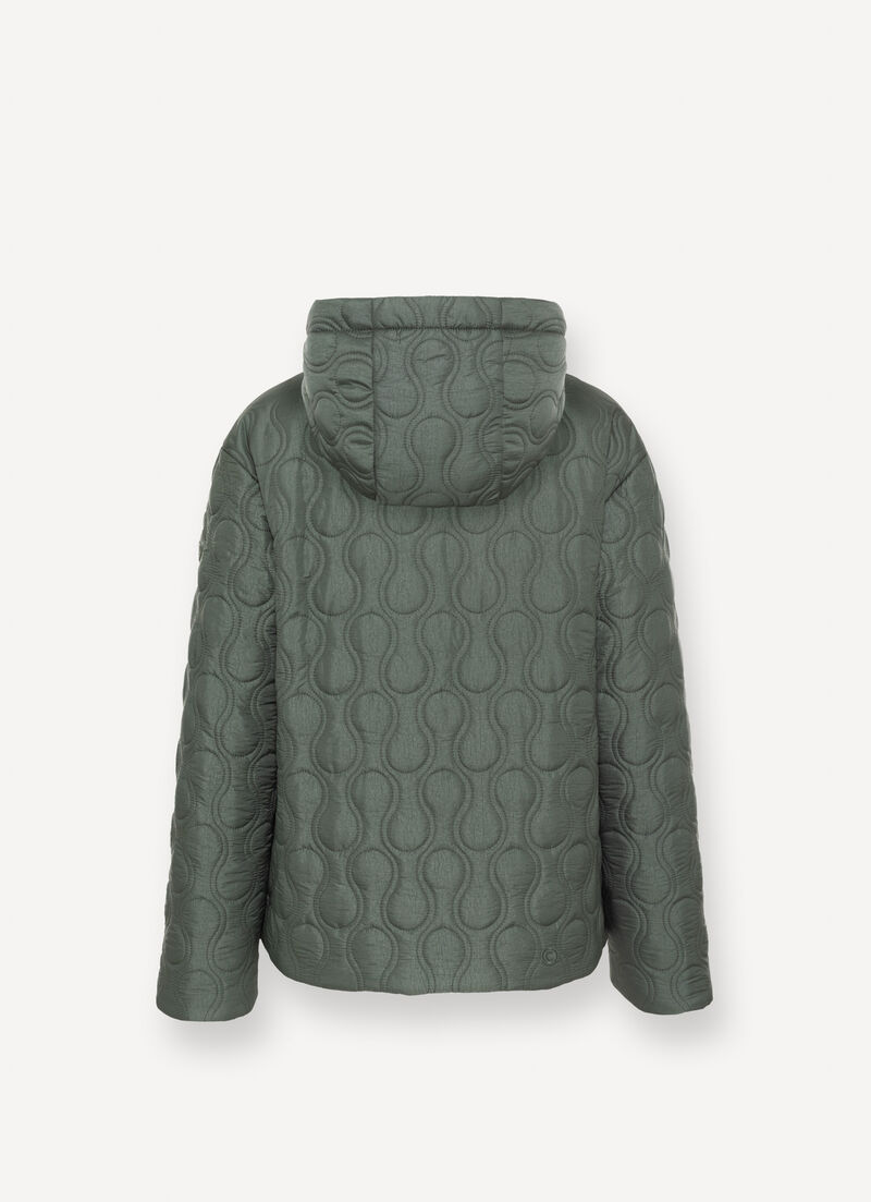 Light teardrop-quilted jacket.