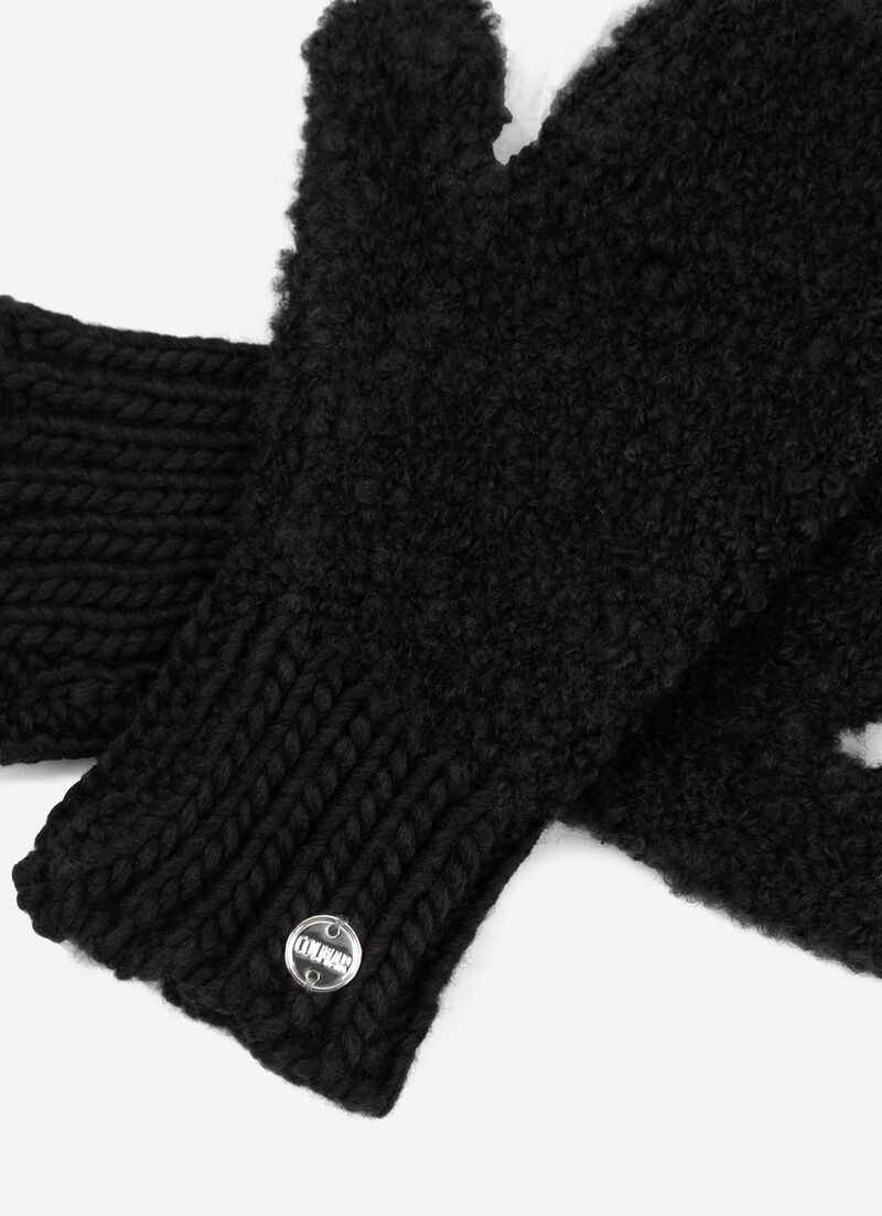 Bouclé yarn mittens
