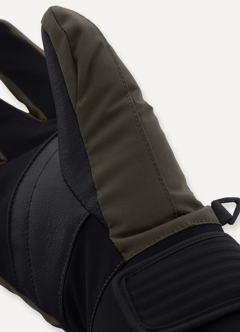 Ski gloves with leather inserts