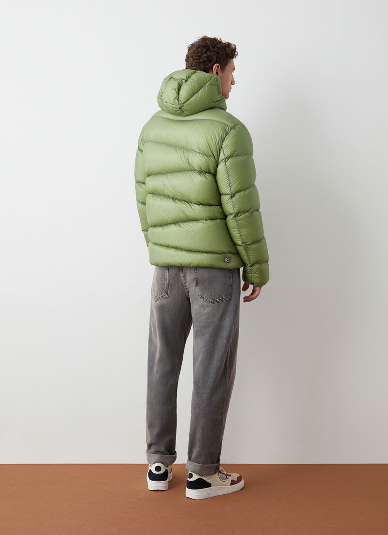 Ripstop nylon down jacket with wavy quilting