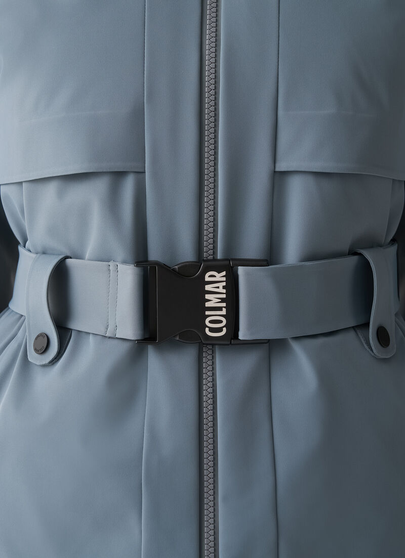 Shaped ski jacket with faux fur