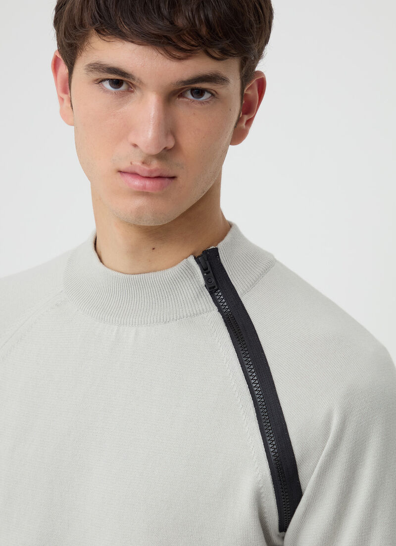 Pullover with asymmetrical zip