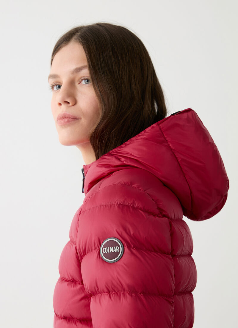 Short down jacket with attached hood