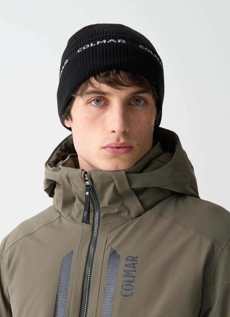 Men's hat with branded trim