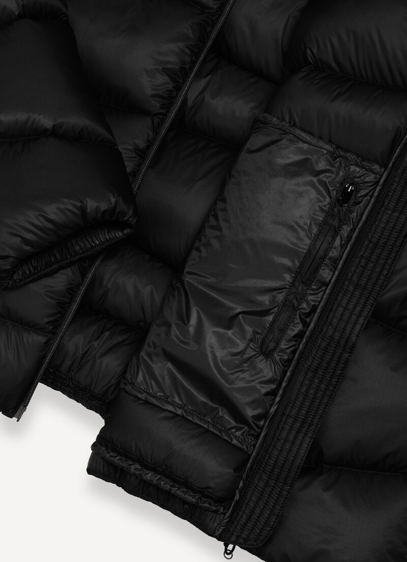Hooded down jacket with wavy quilting