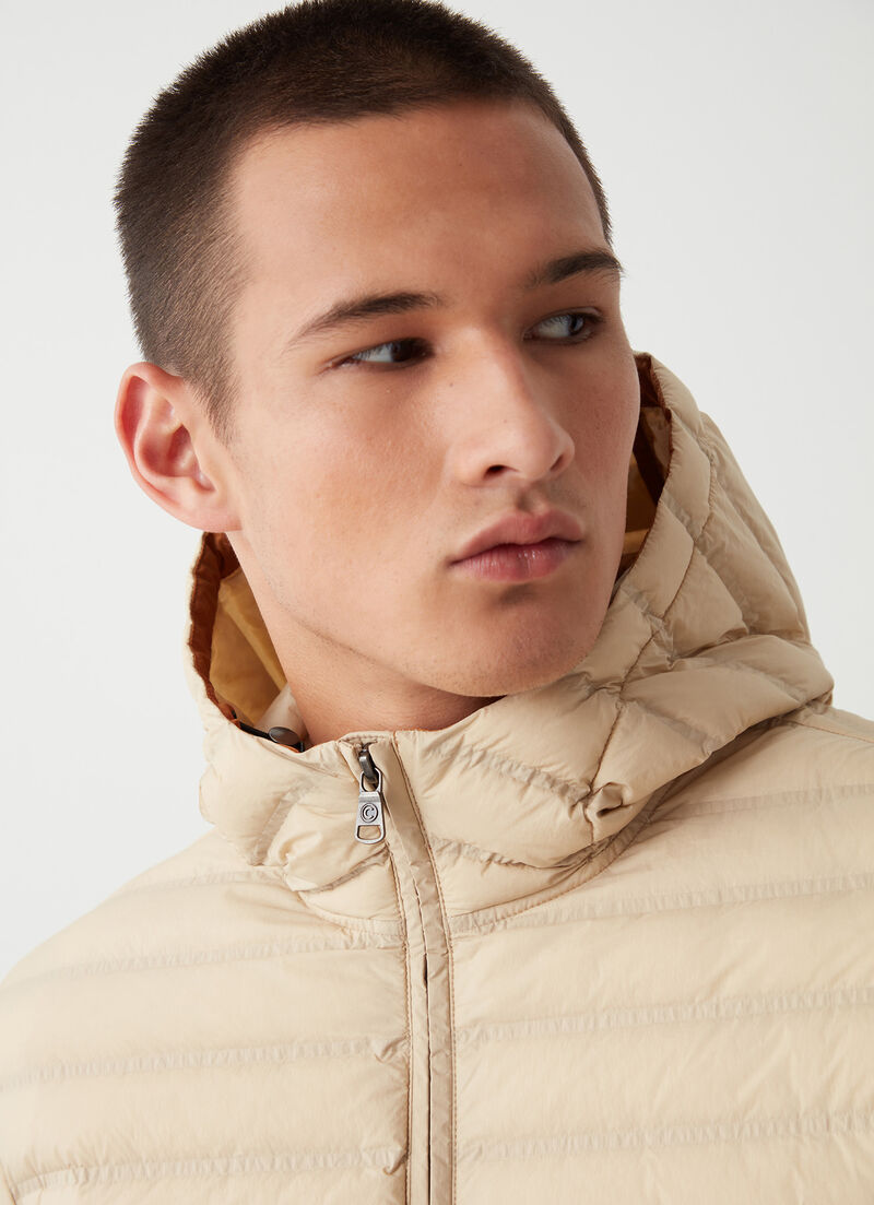 Seamless down jacket with hood