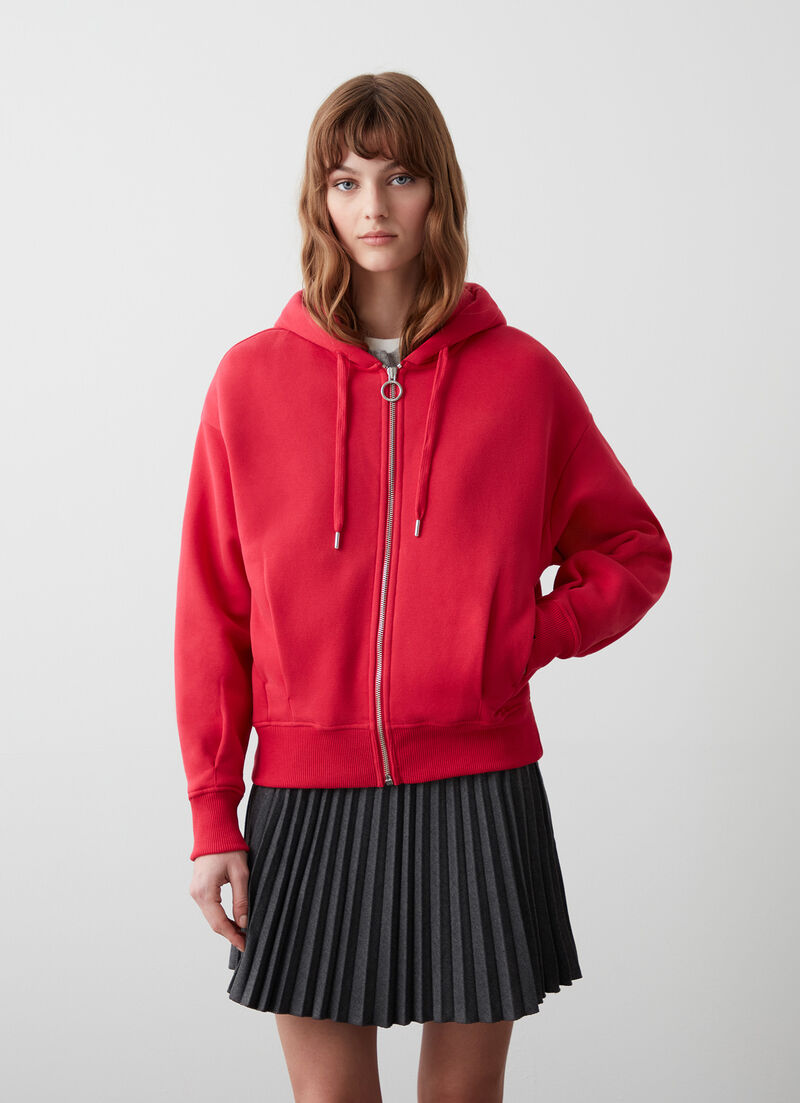 Hooded sweatshirt with darts