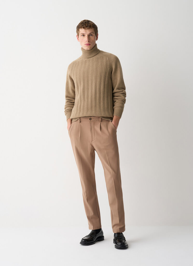 Ribbed polo-neck