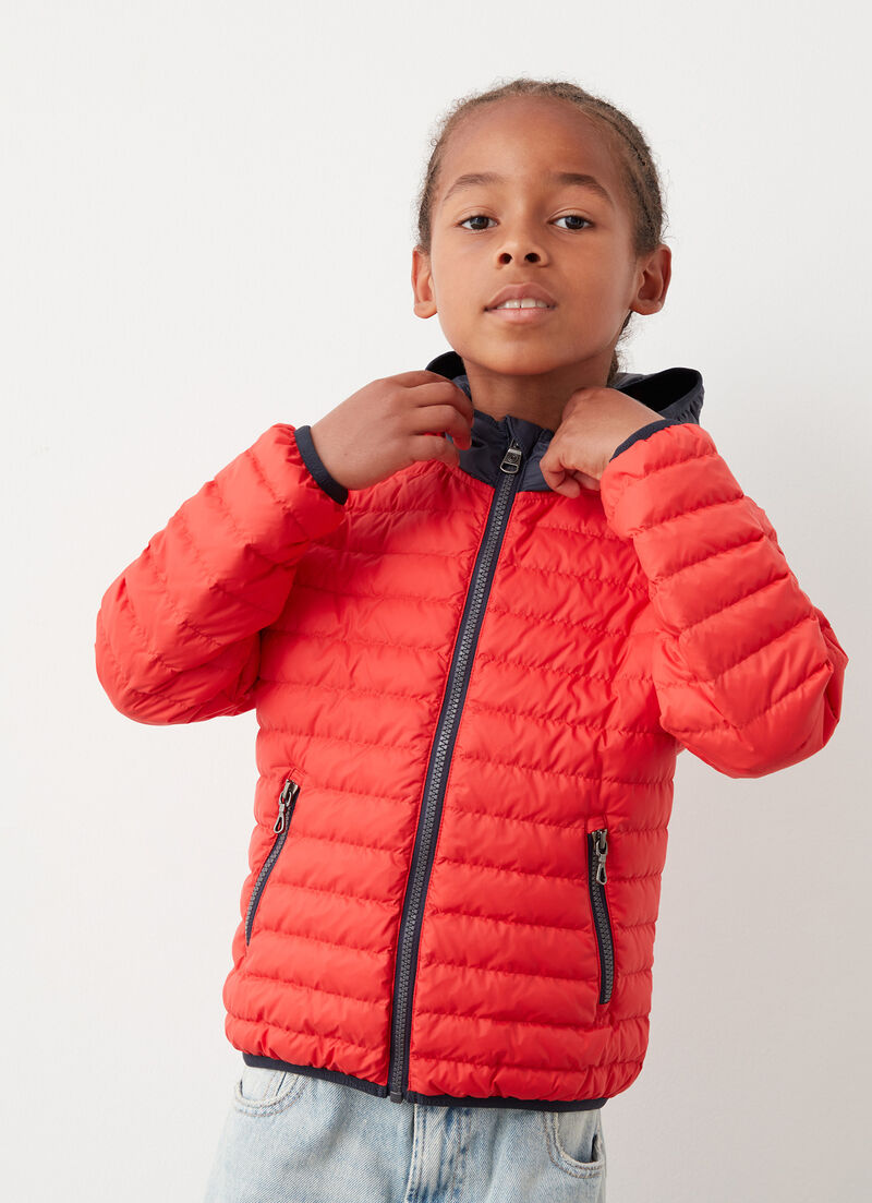 Short hooded down jacket