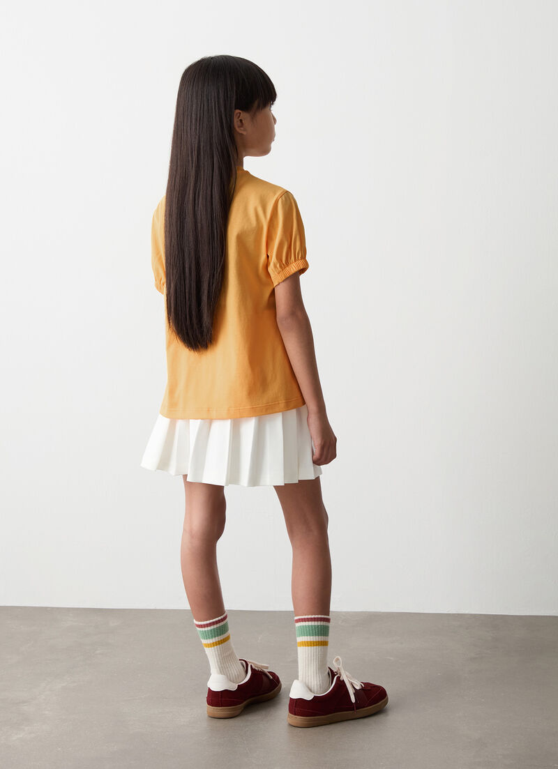 T-shirt with gathered sleeve