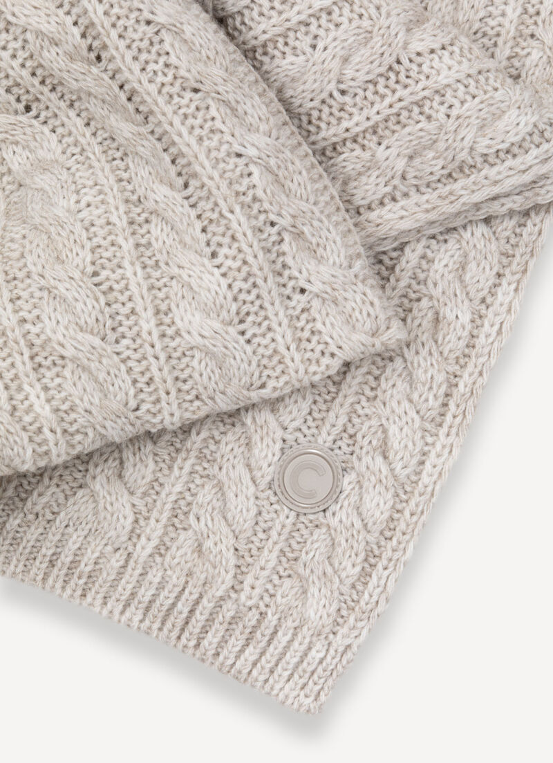 Unisex cable-knit scarf