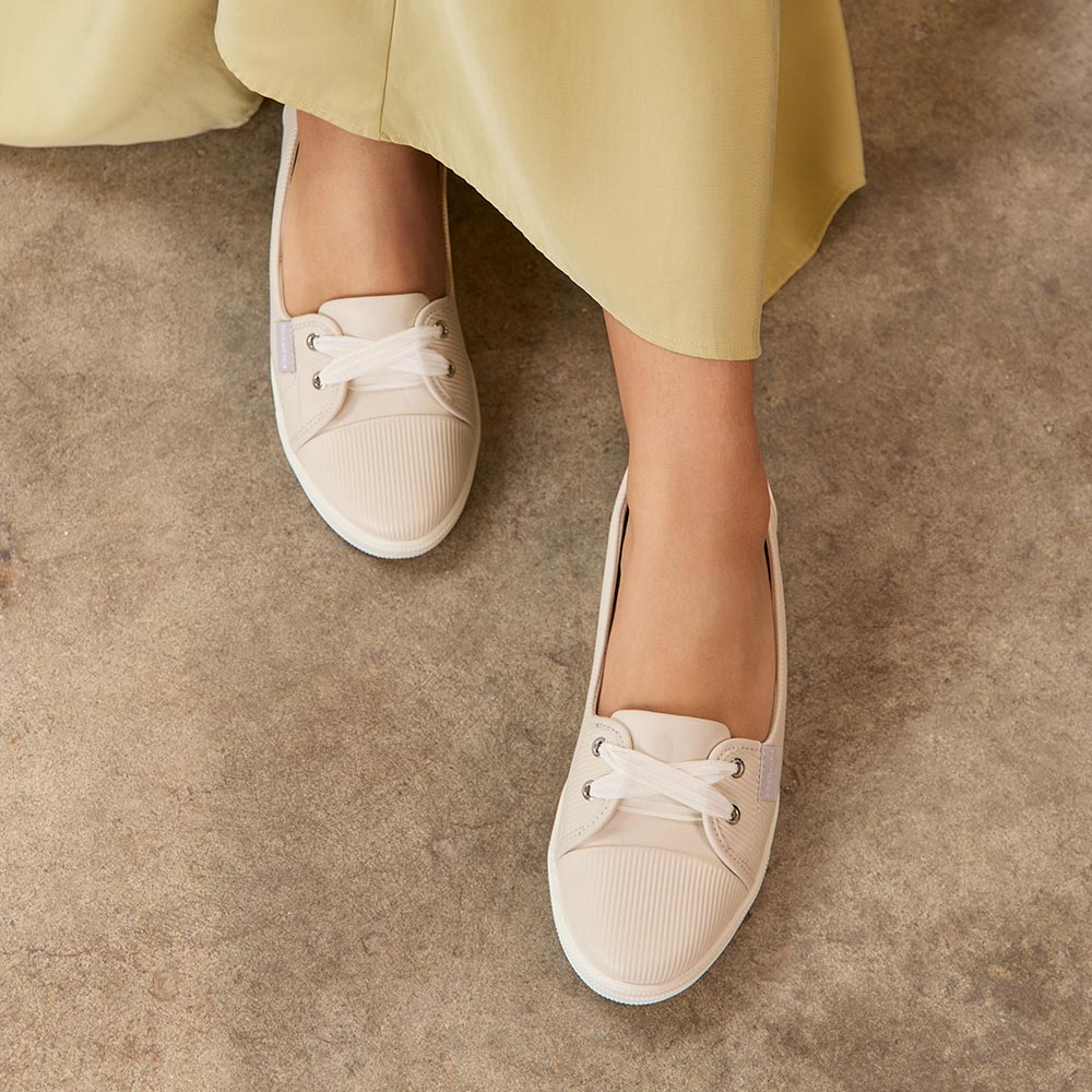 Hannah III Chalk Emboss