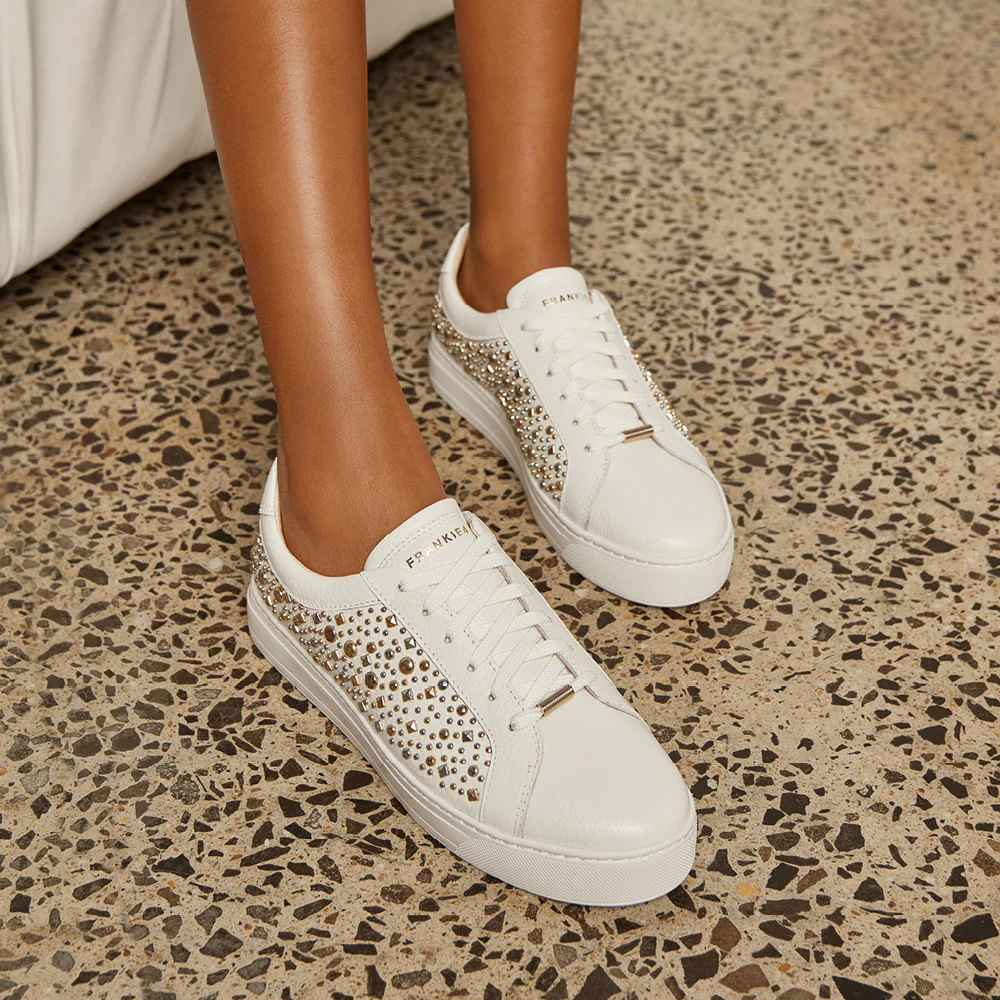 Mim V White Rock Stud