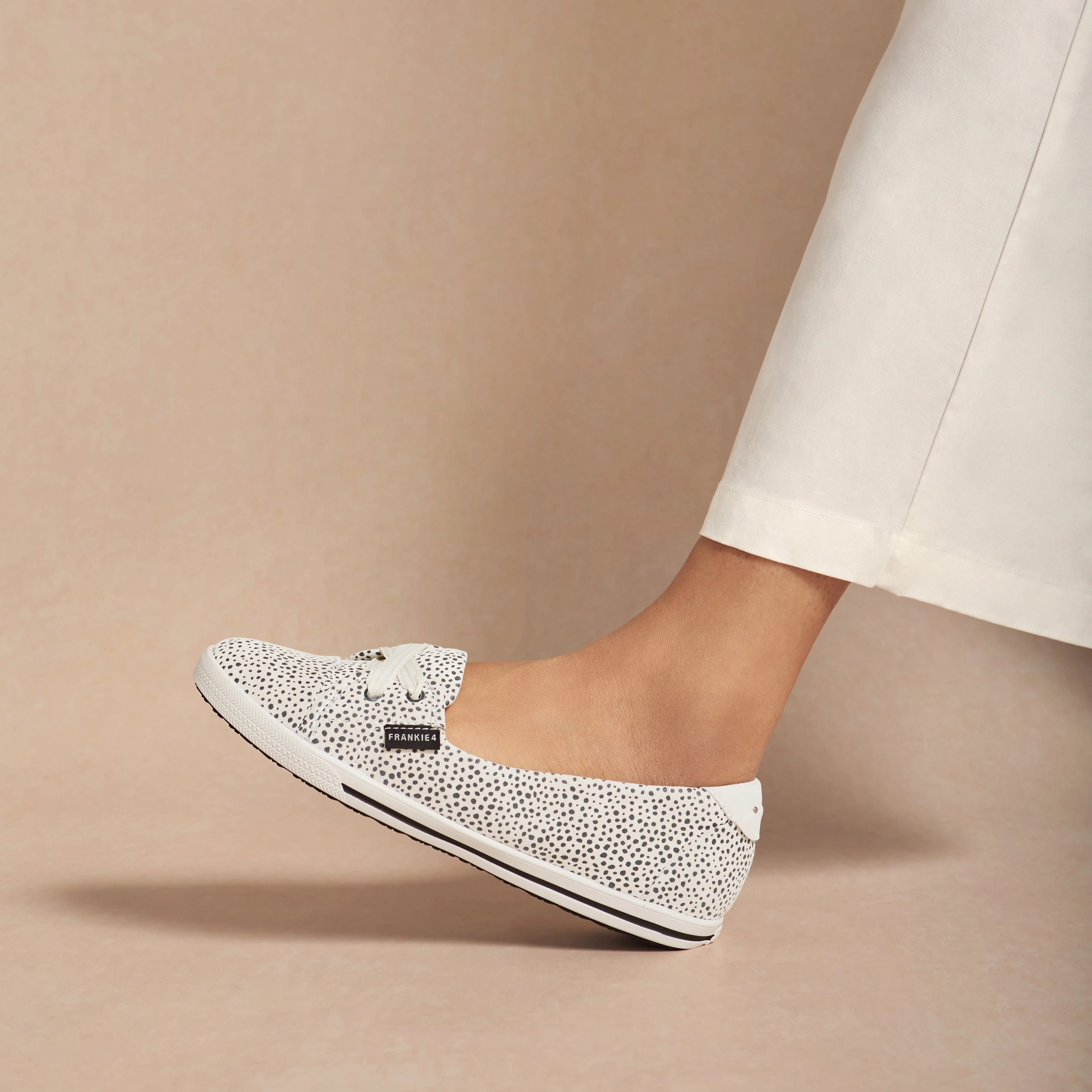 Hannah III Leopard Spot Print