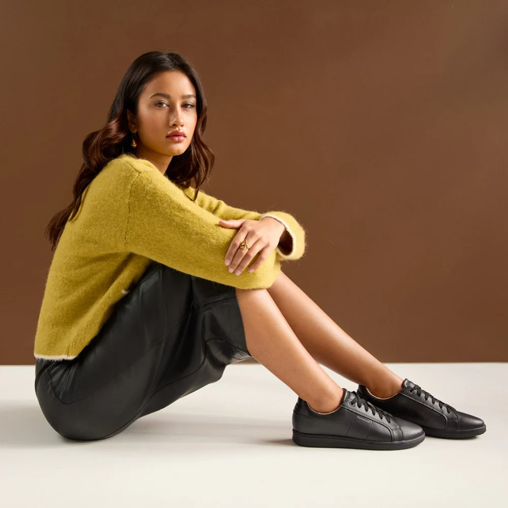 Jackie V Black/Black