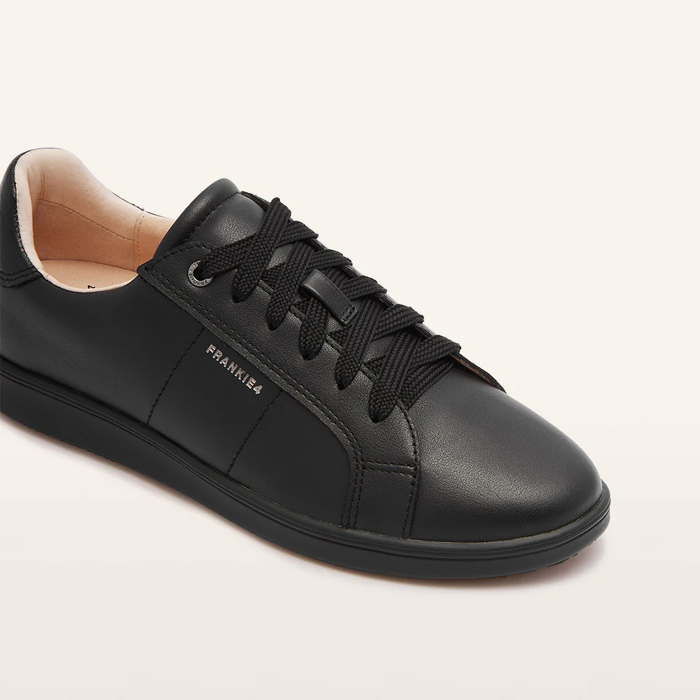 Jackie V Black/Black