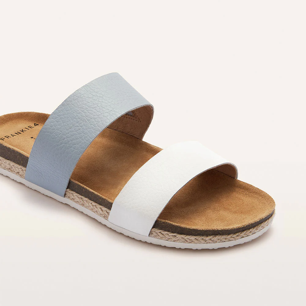 Maria III Soft White/Bluish