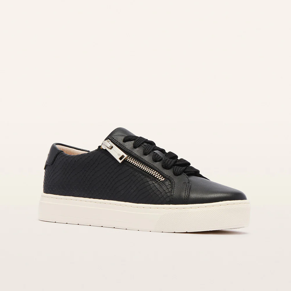 Billie II Black Emboss