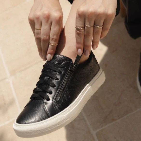 Billie Black Reptile