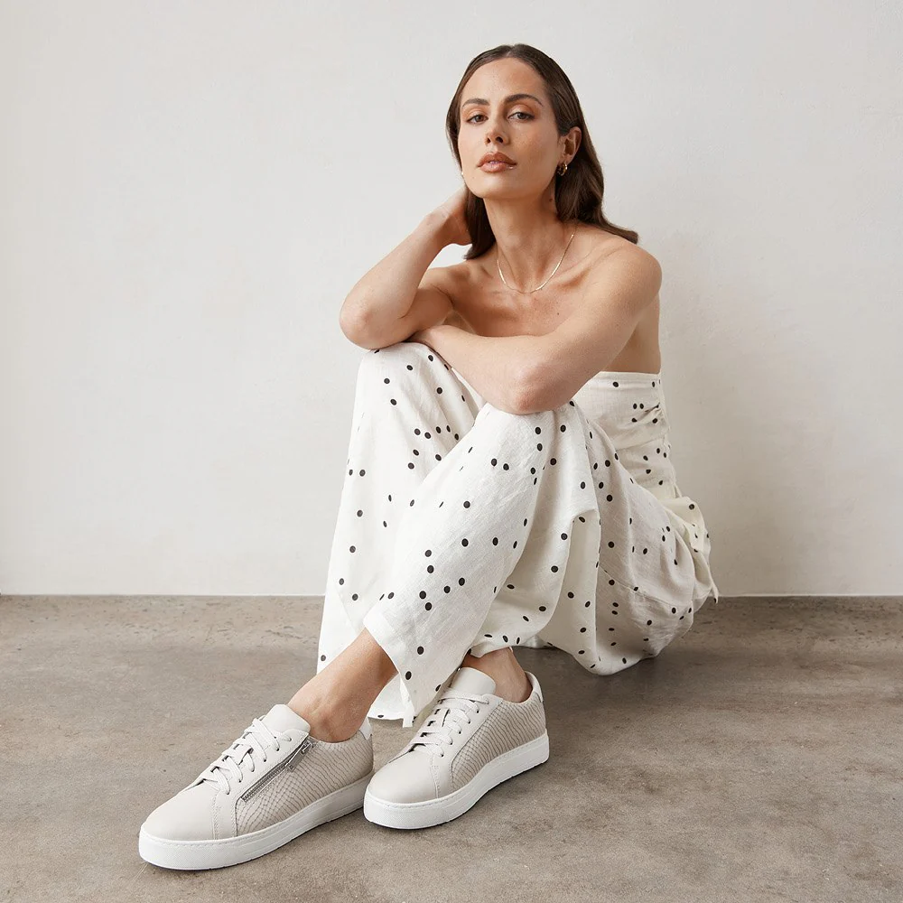 Billie II Bone Grey Emboss