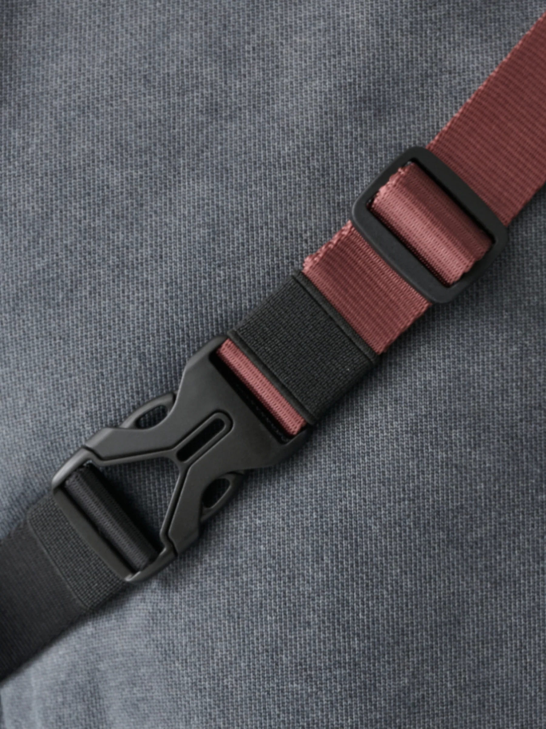 maap&côte&ciel Sling Bag