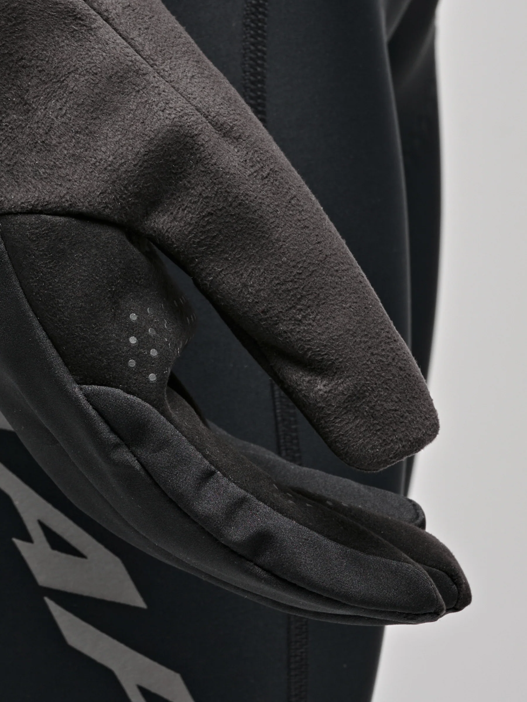 Control Winter Glove