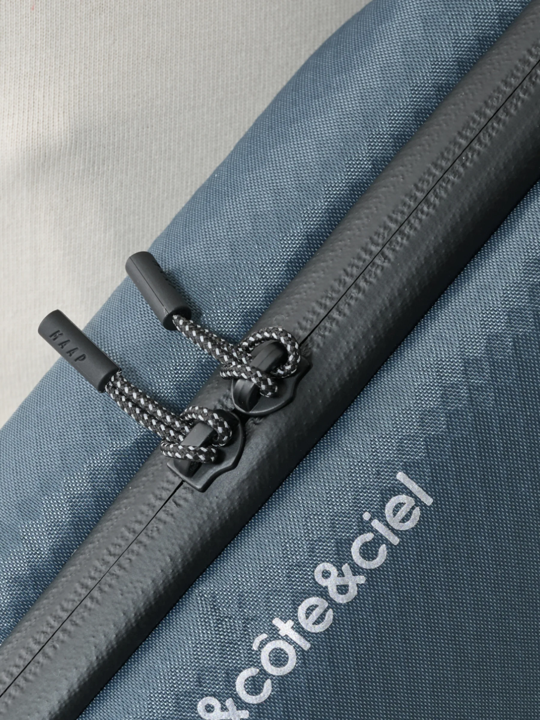 maap&côte&ciel Sling Bag