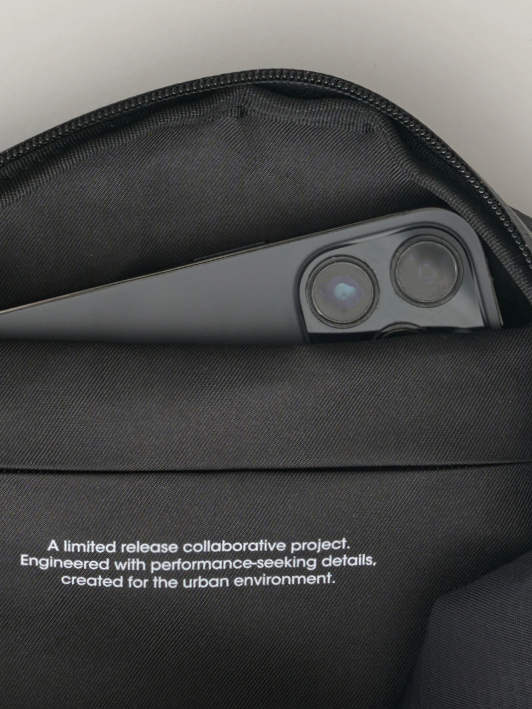 maap&côte&ciel Sling Bag