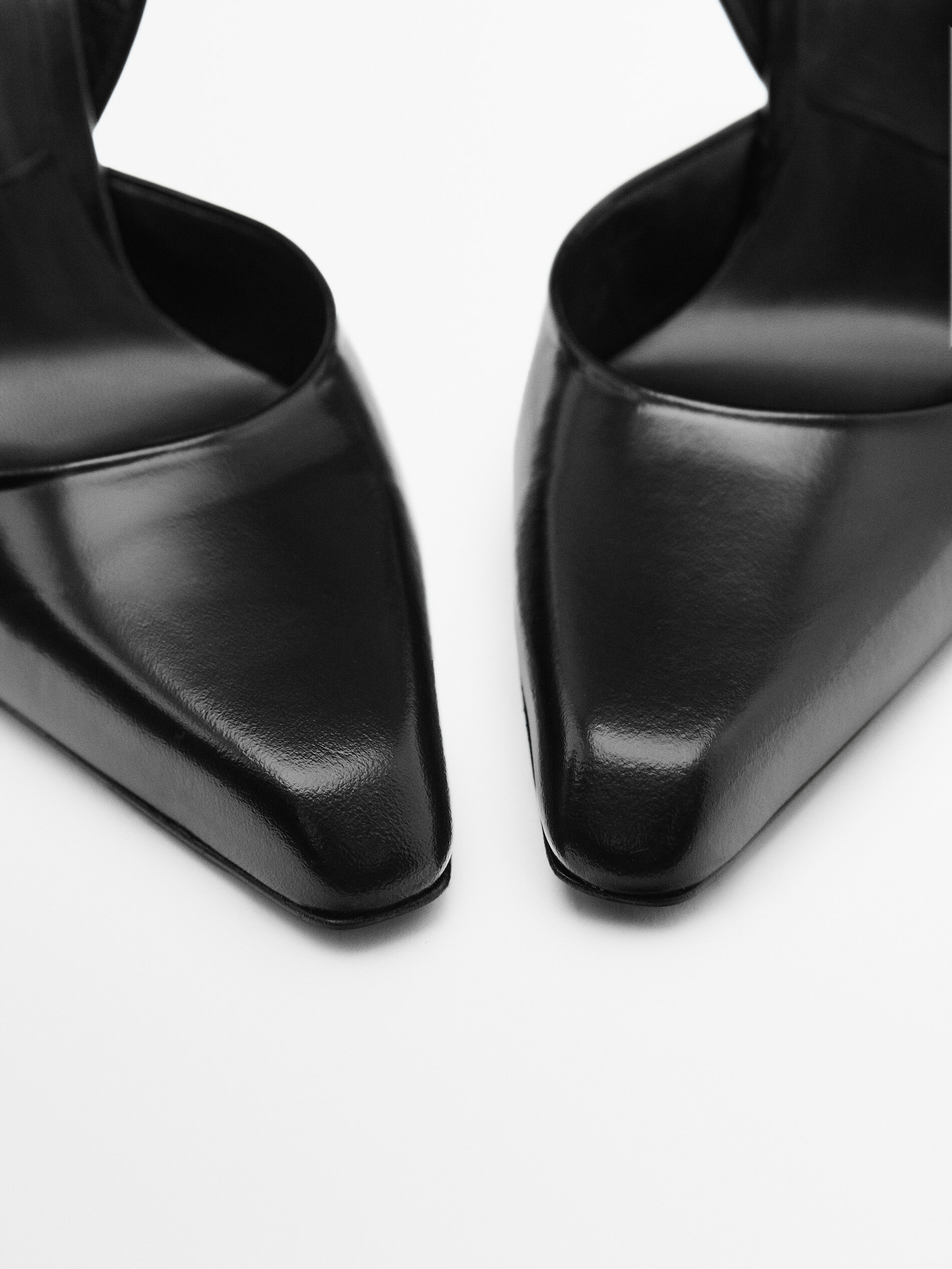 Zapato tacón piel destalonado - NEGRO