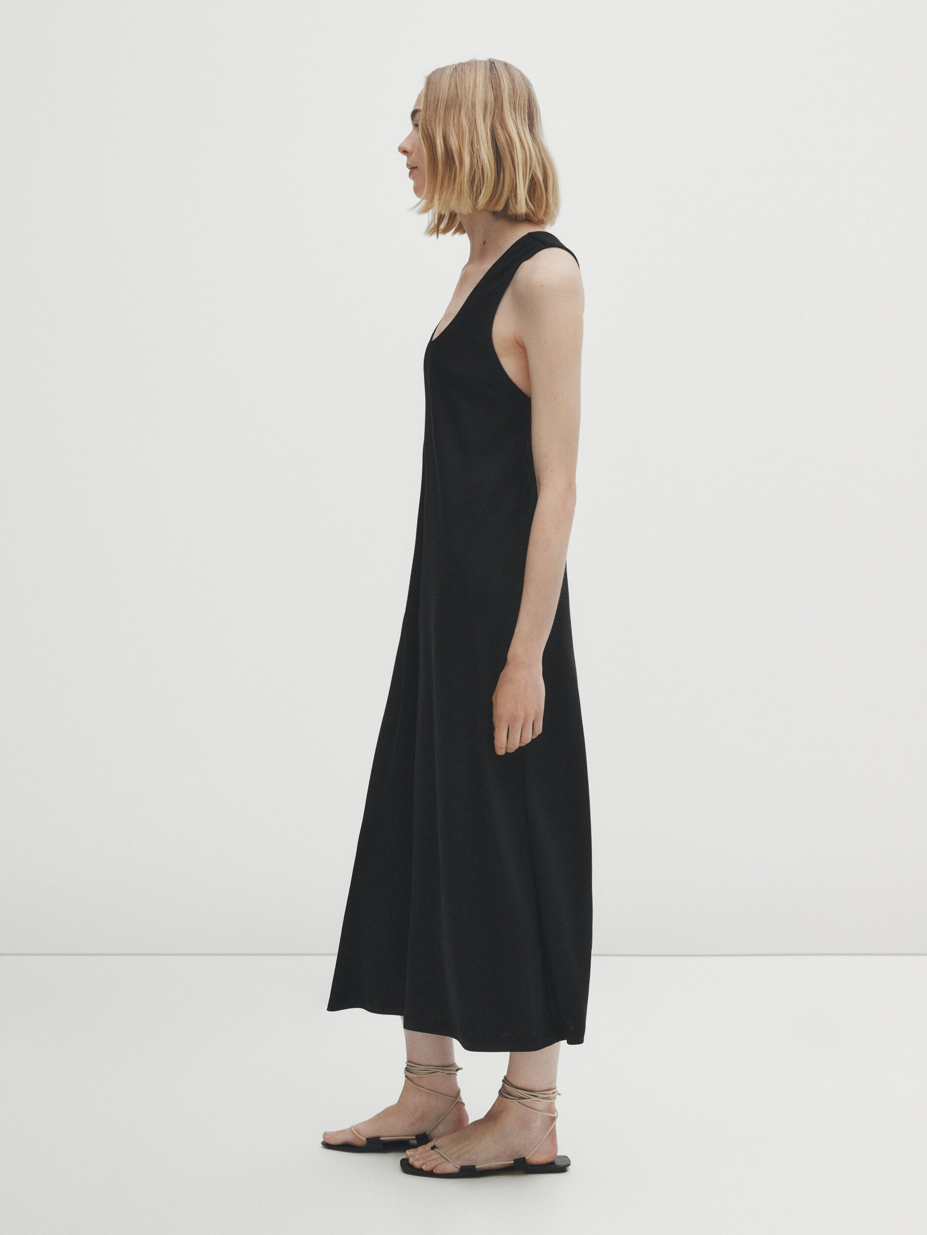 Vestido midi detalle pieza frunce espalda - NEGRO