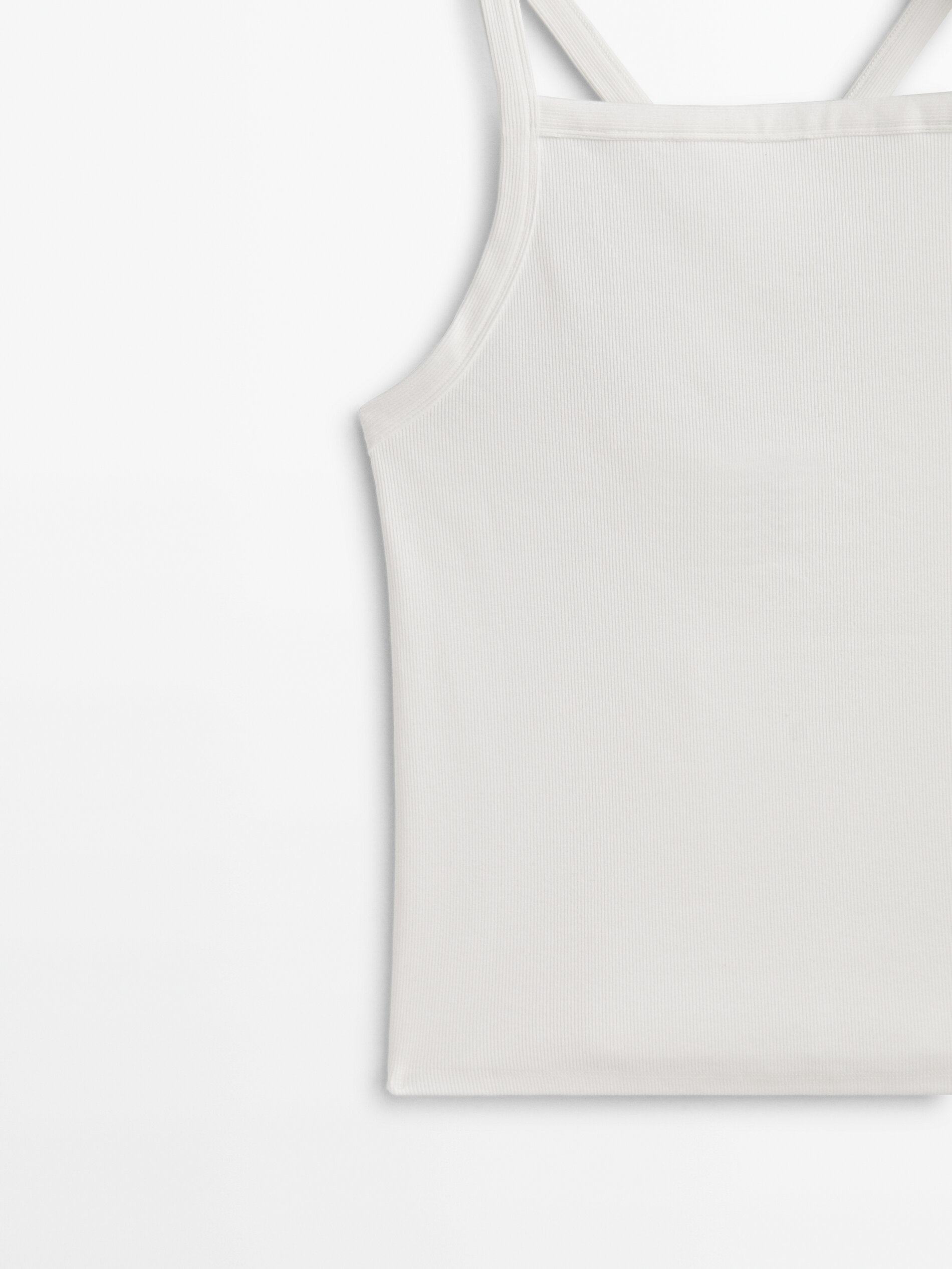 Top canalé tirantes cruzados - CRUDO