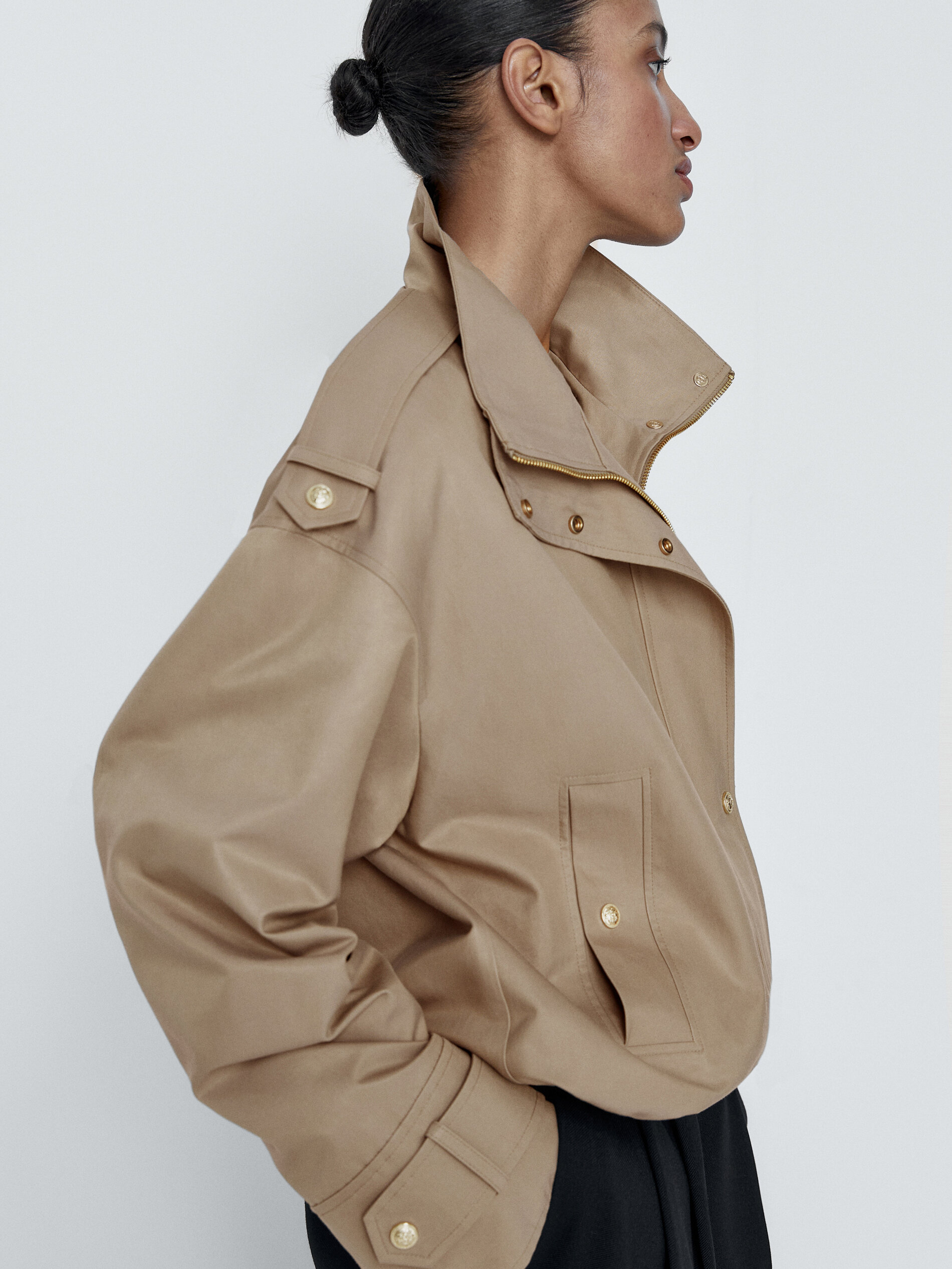 Parka corta botones dorados - BEIGE