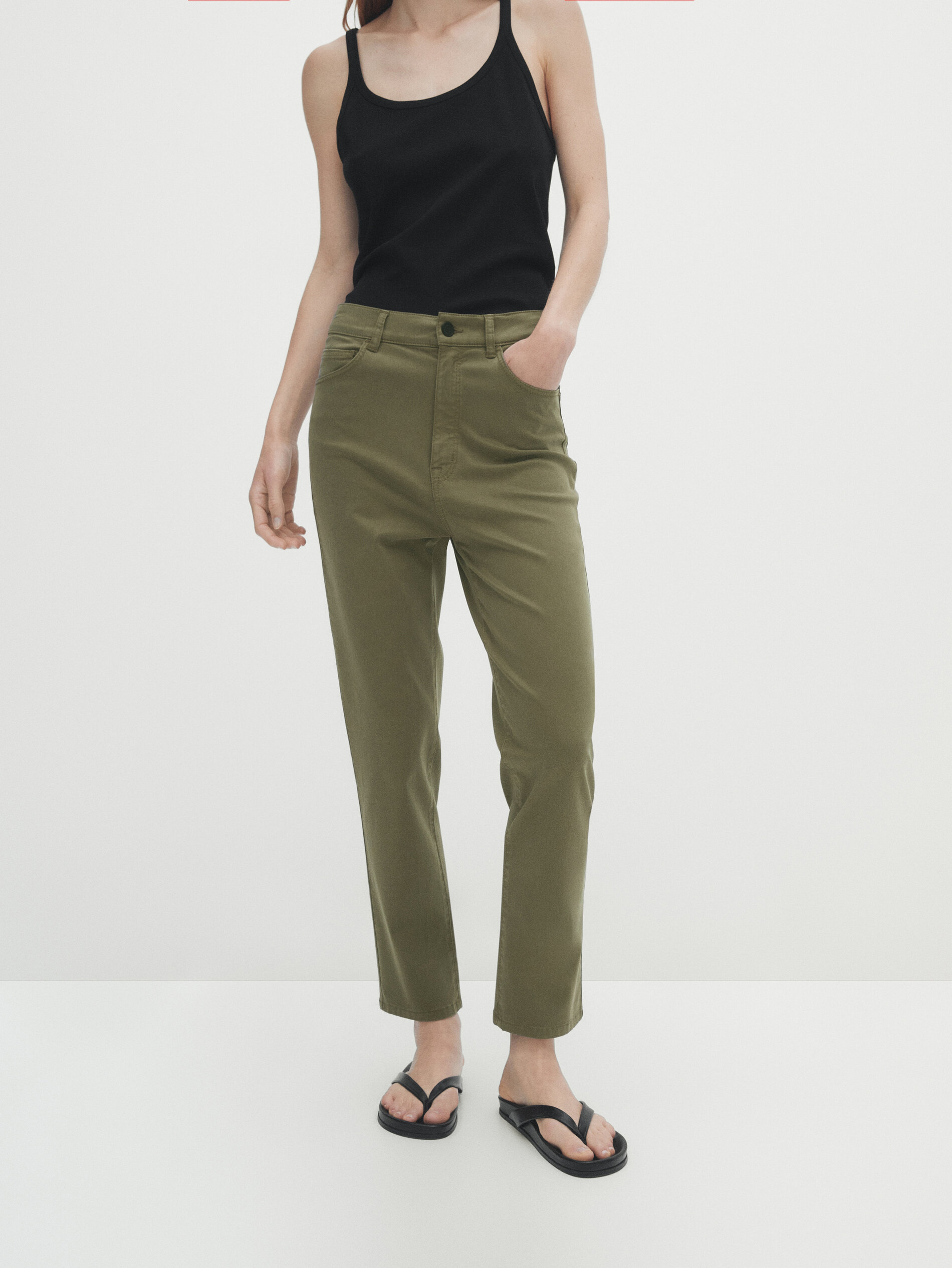 Pantalón tiro medio slim cropped - KAKI