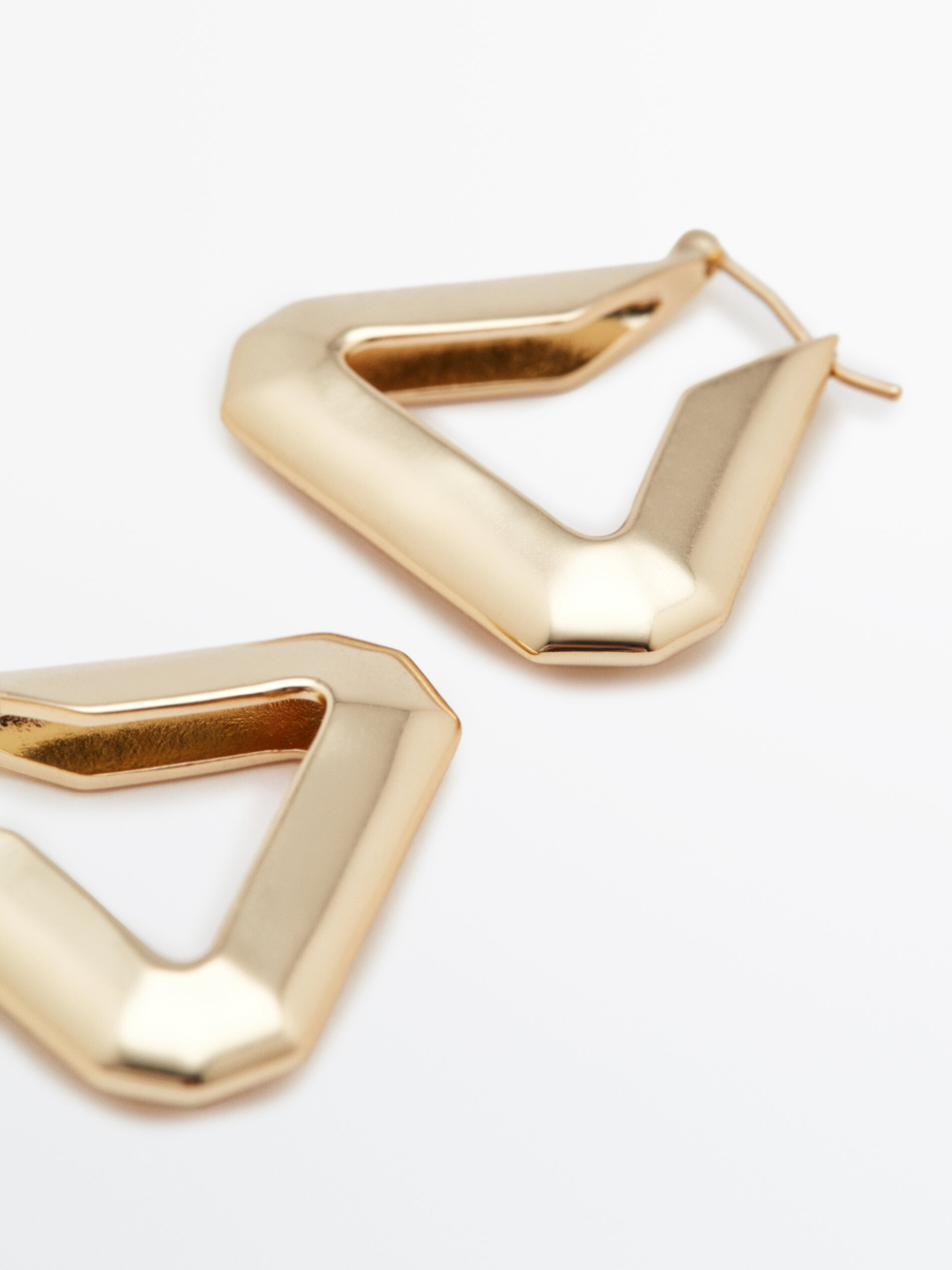 Pendientes triángulo baño oro - DORADO