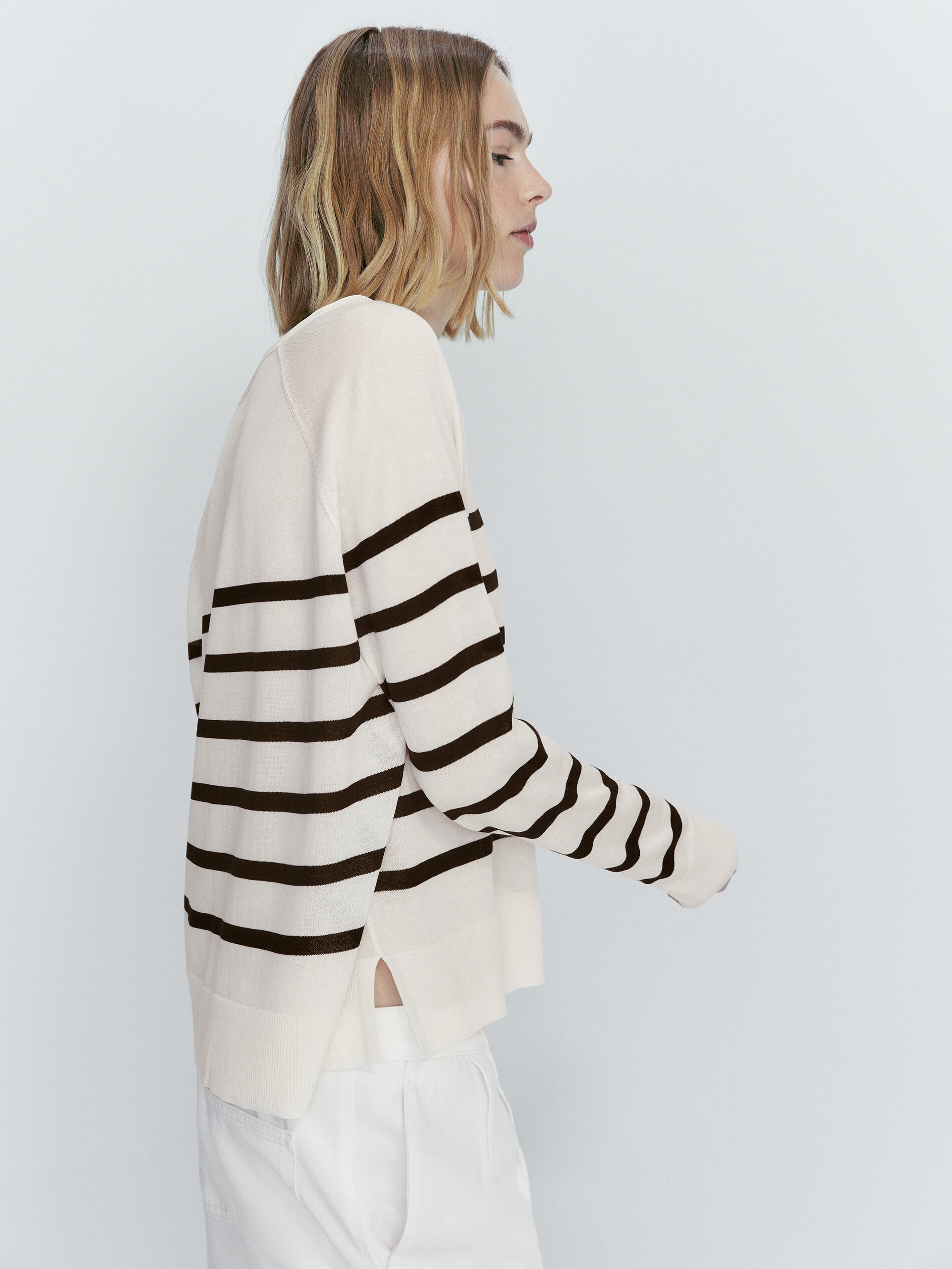 Jersey punto extrafino cuello pico - CRUDO