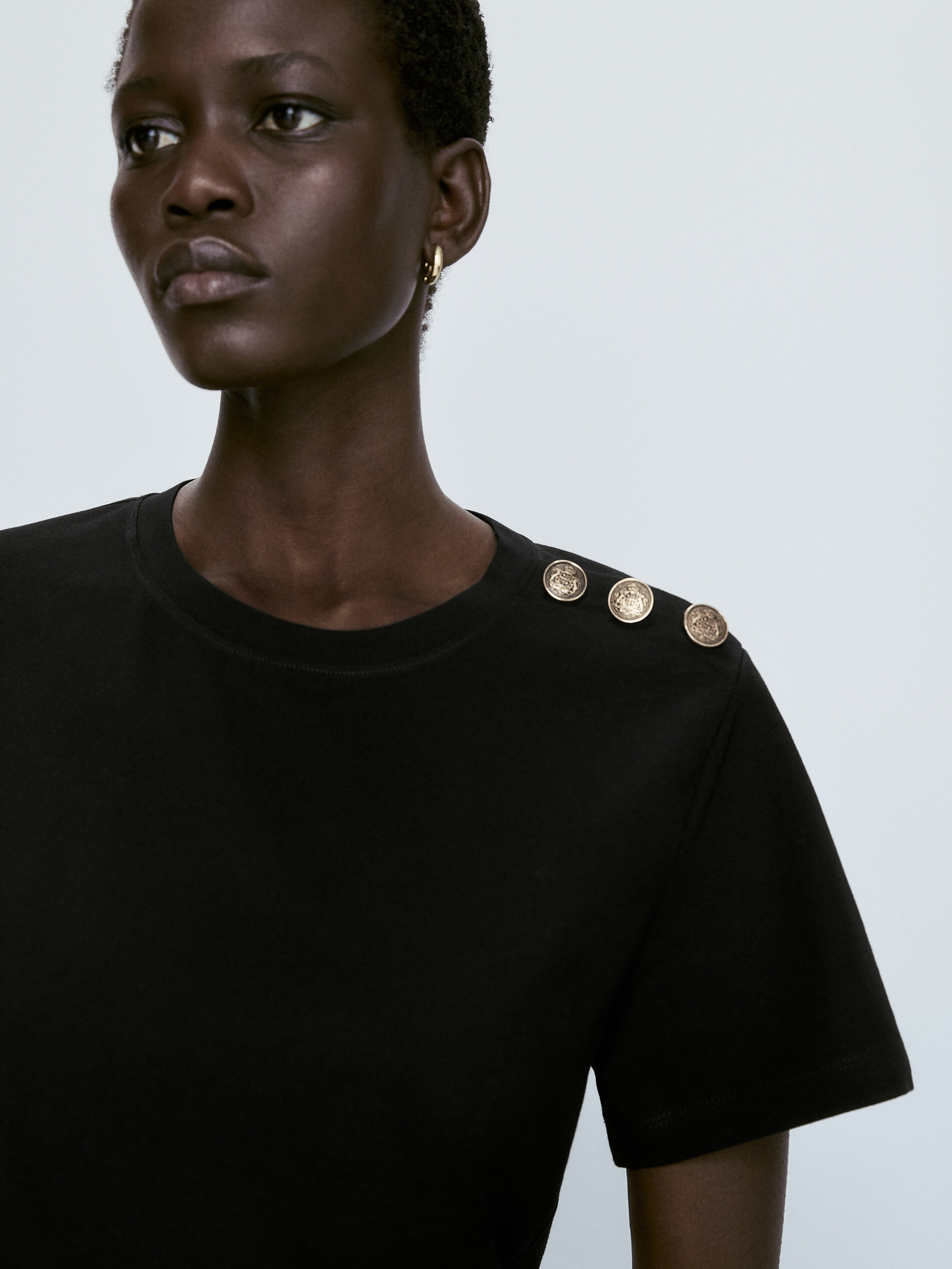 Camiseta algodón detalle botones - NEGRO