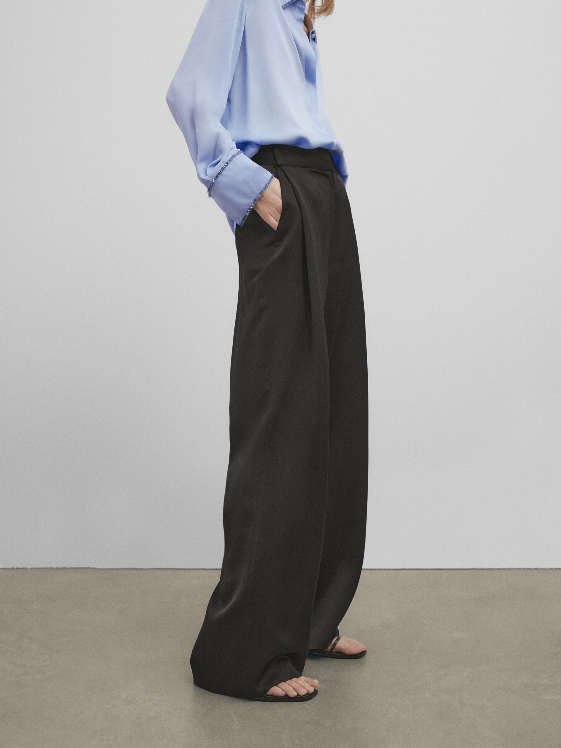 Pantalón negro satinado pinzas -Studio - NEGRO