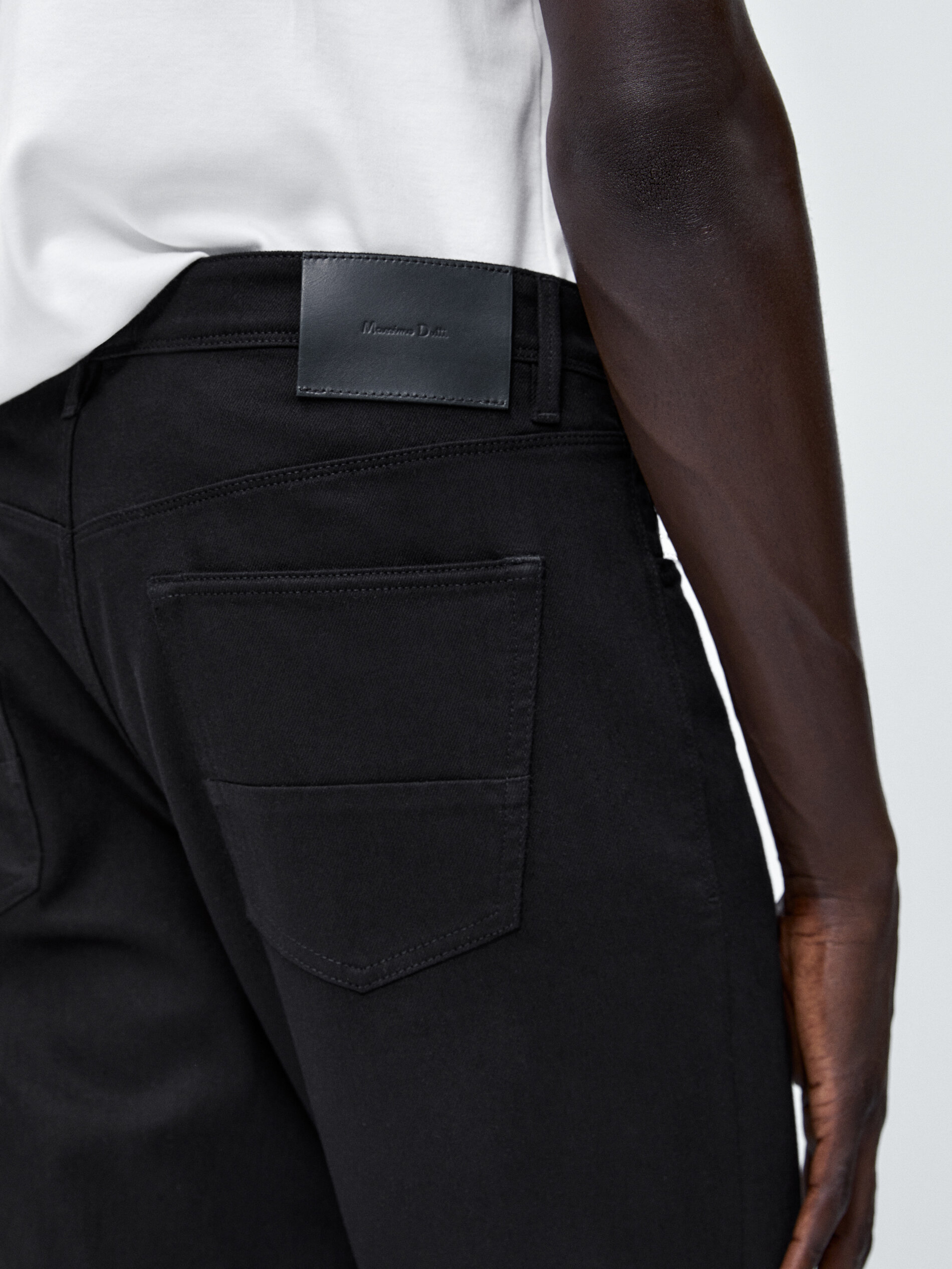 Pantalón vaquero tapered fit - NEGRO